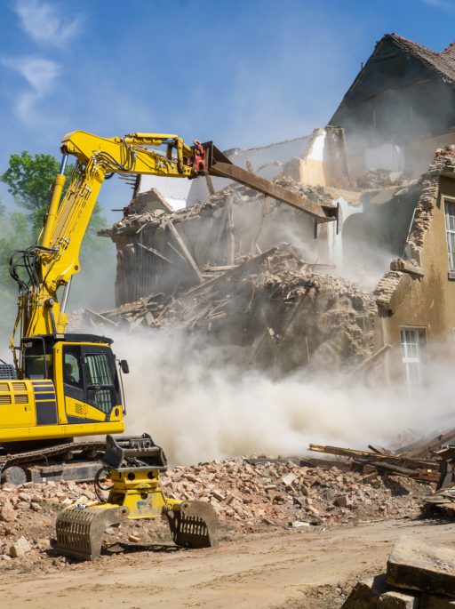 Construction,Site,Digger,Yellow,Demolishing,House,For,Reconstruction